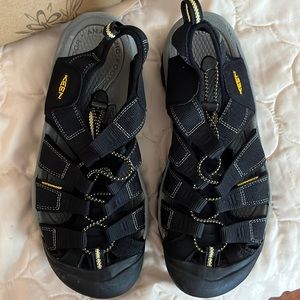 Men’s Keen sandals NWOT. Black
